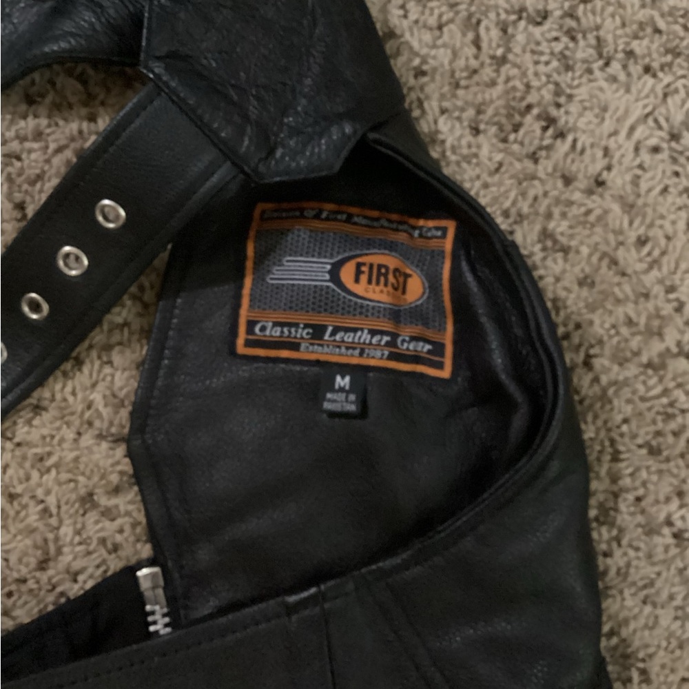 Black Leather Riding Chaps - Picture 5 of 9